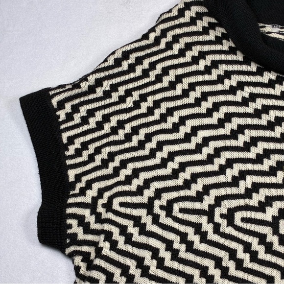 Lane Bryant Sweater Womens 18/20 Black cream Abstract Short Sleeve Cowl Neck - Picture 3 of 6